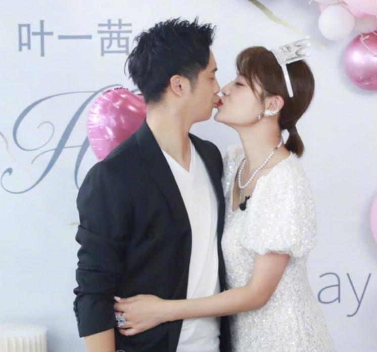 掌声雷动!贵州省委书记:财力再紧 关乎百姓的支出一分也不能少